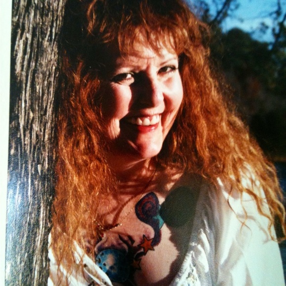 Meet your Posher, Alisia - Picture 4 of 6